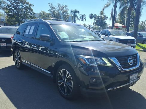 Certified 2020 Nissan Pathfinder Platinum FWD image 3