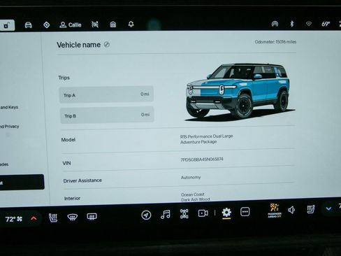 Used 2025 Rivian R1S Adventure Dual AWD/4WD image 3