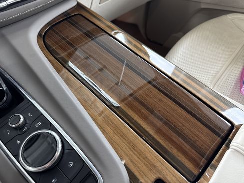 Used 2021 Cadillac Escalade Premium Luxury Platinum image 40