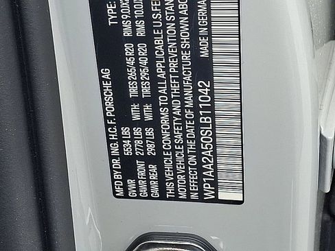 Used 2025 Porsche Macan image 26