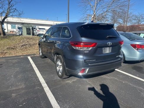 Used 2017 Toyota Highlander Limited w/ Protection Package #3 image 8