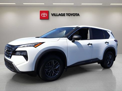 Used 2025 Nissan Rogue S FWD image 1