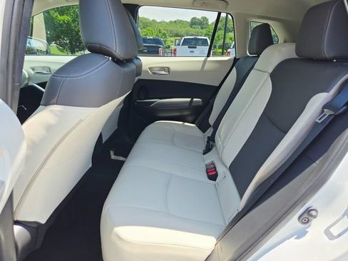 Used 2023 Toyota Corolla Cross XLE w/ Convenience Package AWD/4WD image 17