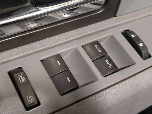 Used 2014 Ford F150 XLT w/ XLT Chrome Package image 27