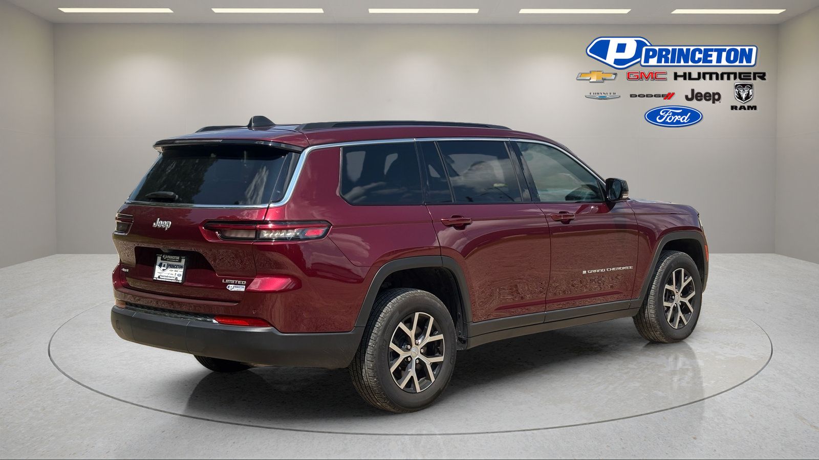 Used 2024 Jeep Grand Cherokee L Limited AWD/4WD image 7