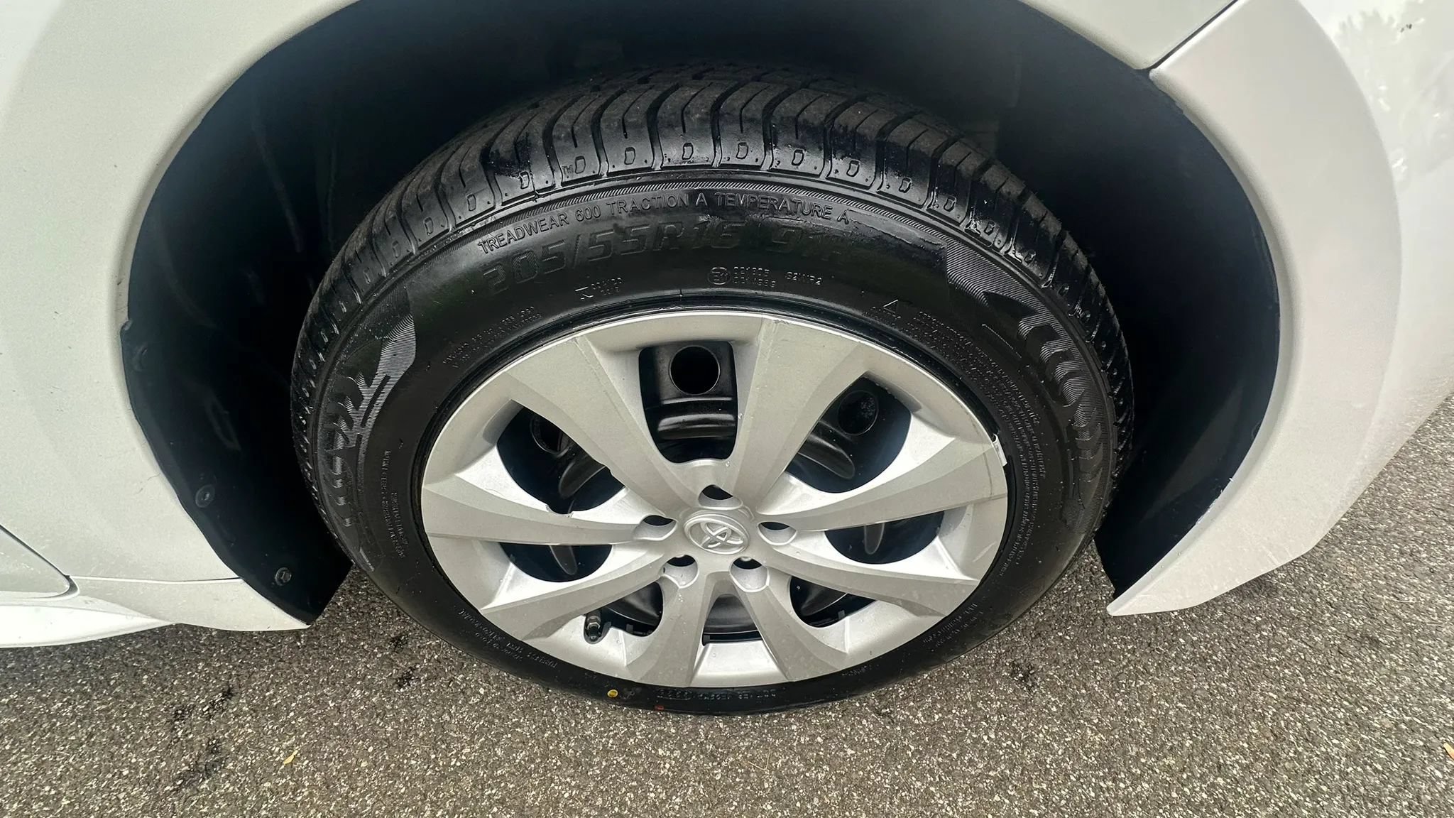 Used 2021 Toyota Corolla LE FWD image 12