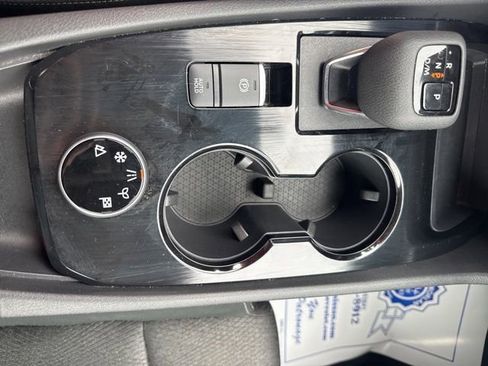 Used 2025 Nissan Rogue SV AWD/4WD image 21