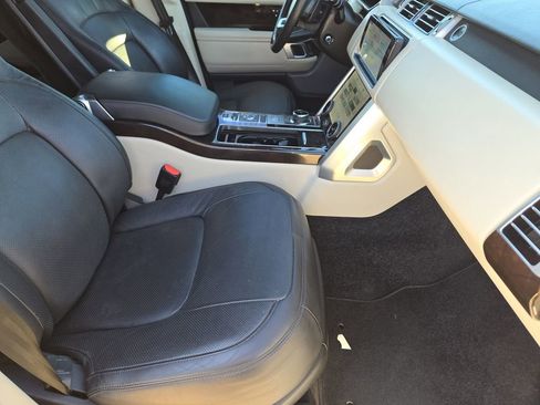 Used 2019 Land Rover Range Rover HSE image 9
