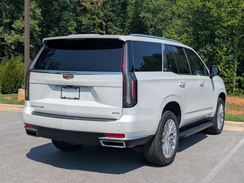 Used 2023 Cadillac Escalade Premium Luxury AWD/4WD image 3