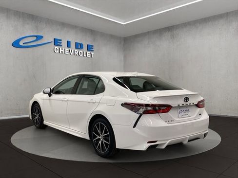Used 2023 Toyota Camry SE FWD image 6