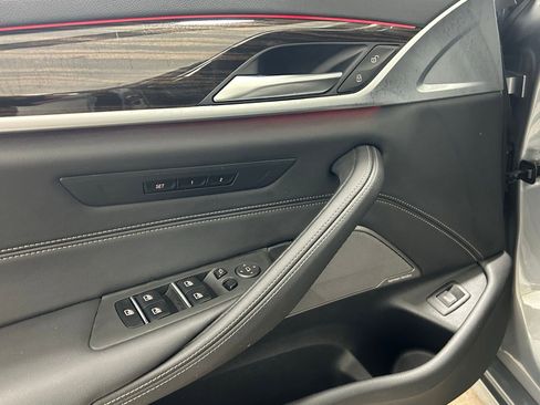 Used 2023 BMW 540i xDrive w/ Premium Package image 25