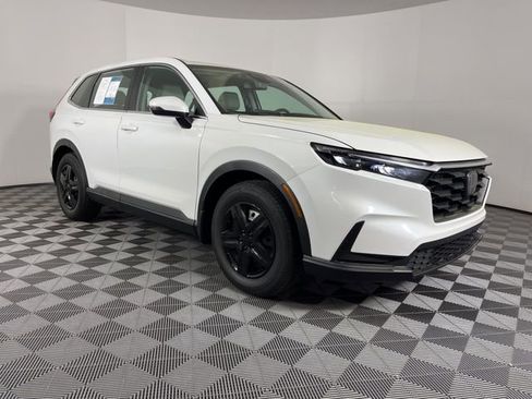 Used 2023 Honda CR-V LX image 2