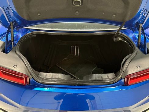 Used 2018 Chevrolet Camaro SS image 7