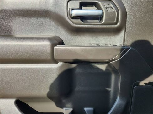 Used 2023 Chevrolet Silverado 1500 Custom image 21