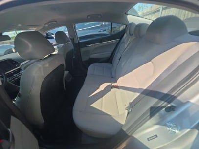 Used 2020 Hyundai Elantra SE FWD image 16