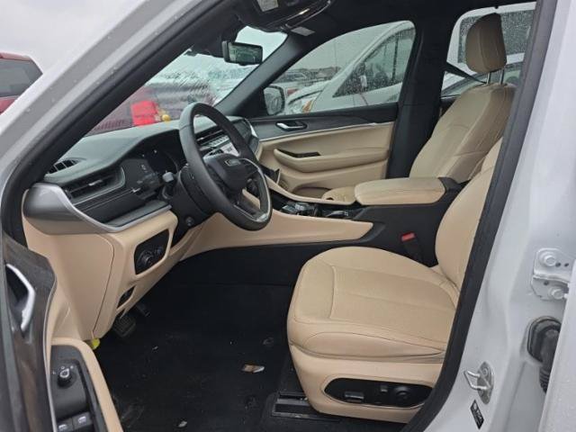 Used 2023 Jeep Grand Cherokee L Limited w/ Luxury Tech Group II AWD/4WD image 3