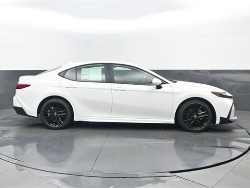 New 2026 Toyota Camry SE image 2