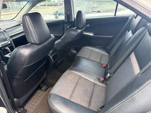 Used 2014 Toyota Camry SE FWD image 6