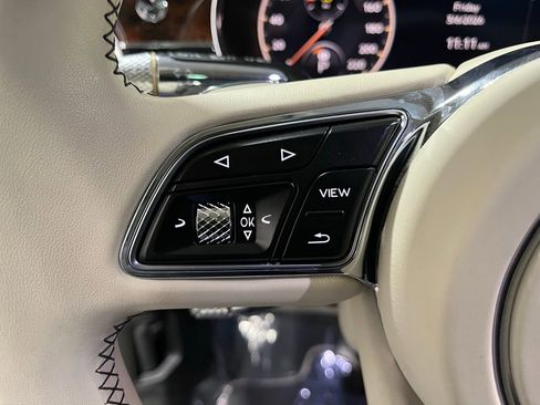 Used 2022 Bentley Flying Spur V8 image 9