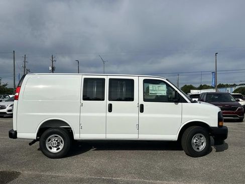 New 2026 Chevrolet Express 2500 image 7
