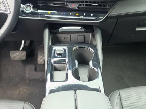 Used 2024 Buick Envision Preferred AWD/4WD image 17