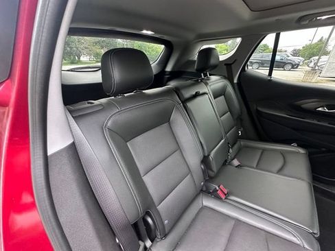 Used 2024 GMC Terrain SLT w/ Elevation Edition AWD/4WD image 9