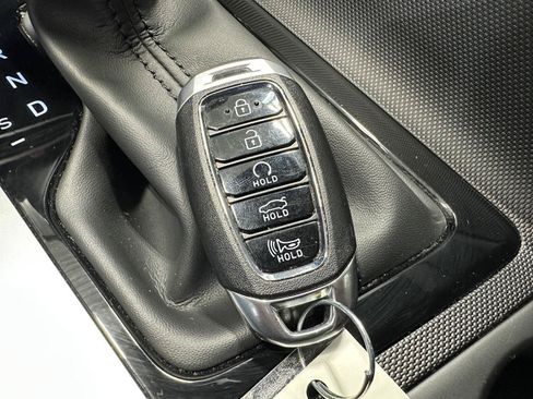 Certified 2021 Hyundai Elantra SEL FWD image 28