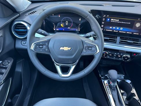 New 2026 Chevrolet Trax LT w/ Sunroof Package FWD image 15