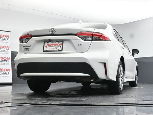 Used 2021 Toyota Corolla LE image 38