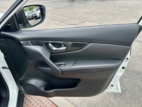Used 2018 Nissan Rogue SL FWD image 23