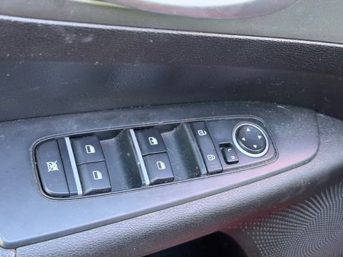 Used 2019 Kia Forte LXS FWD image 7