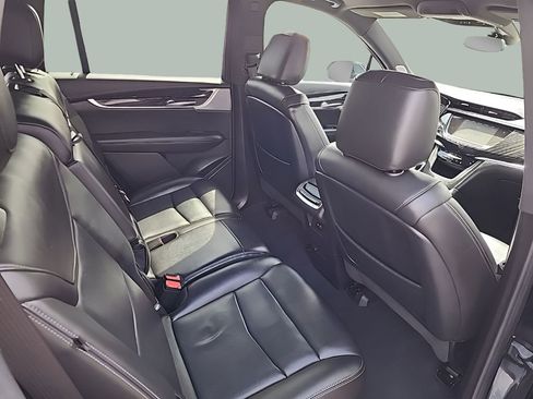 Used 2023 Cadillac XT6 Premium Luxury FWD image 19