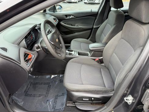 Used 2017 Chevrolet Cruze LT w/ Convenience Package image 12