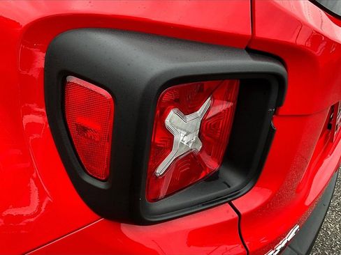 Used 2022 Jeep Renegade Latitude image 29