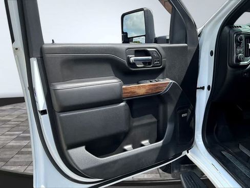 Used 2022 Chevrolet Silverado 3500 High Country AWD/4WD image 21