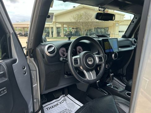 Used 2013 Jeep Wrangler Unlimited Sport AWD/4WD image 11