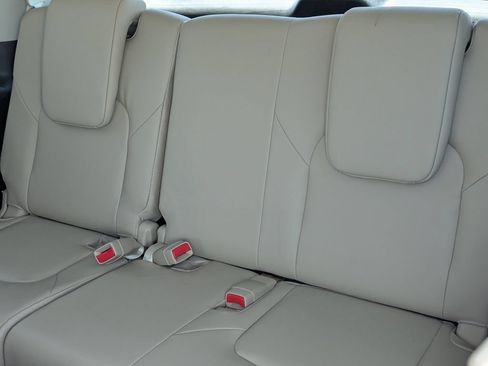 Used 2024 Nissan Armada Platinum w/ Captain's Chairs Package RWD image 15