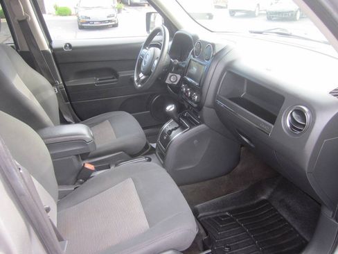 Used 2016 Jeep Patriot Sport FWD image 14