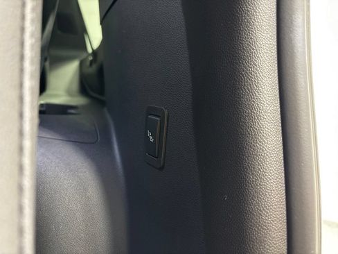 Used 2026 Chevrolet Suburban LT w/ Comfort Package AWD/4WD image 50