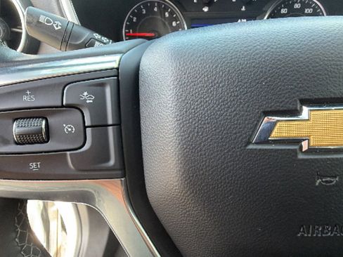 Used 2023 Chevrolet Blazer LT AWD/4WD image 19