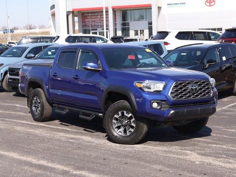 Used 2023 Toyota Tacoma TRD Off-Road image 2