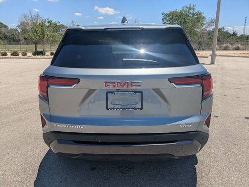 Used 2025 GMC Terrain Elevation AWD/4WD image 6