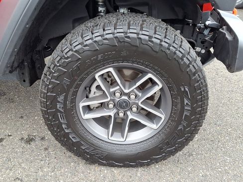 Certified 2026 Jeep Gladiator Mojave AWD/4WD image 9