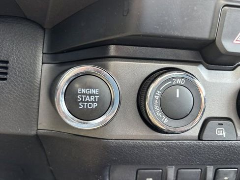 Used 2023 Toyota Tacoma TRD Off-Road w/ TRD Premium Off Road Package image 32