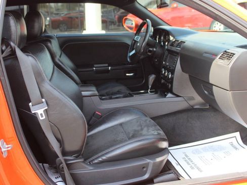 Used 2009 Dodge Challenger SRT8 w/ SRT Option Group II RWD image 9