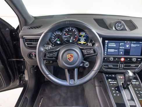 Certified 2026 Porsche Macan AWD/4WD image 28