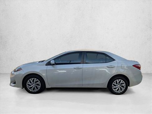 Used 2019 Toyota Corolla LE image 9