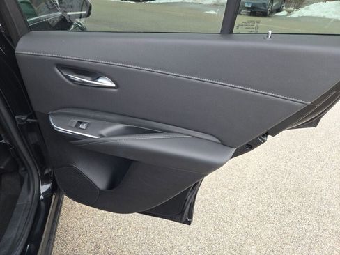 Used 2024 Cadillac XT4 Premium Luxury image 10