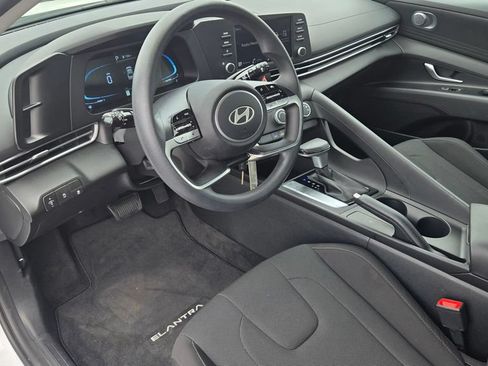 Used 2026 Hyundai Elantra SE w/ Cargo Package FWD image 10