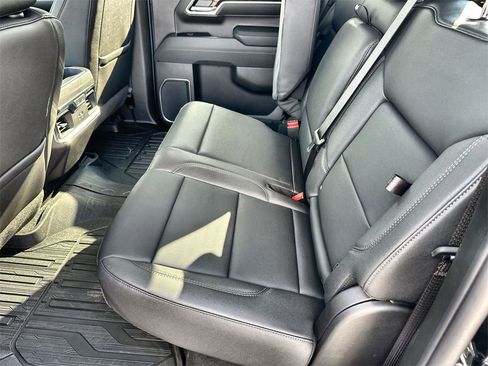 New 2026 GMC Sierra 1500 SLT image 16